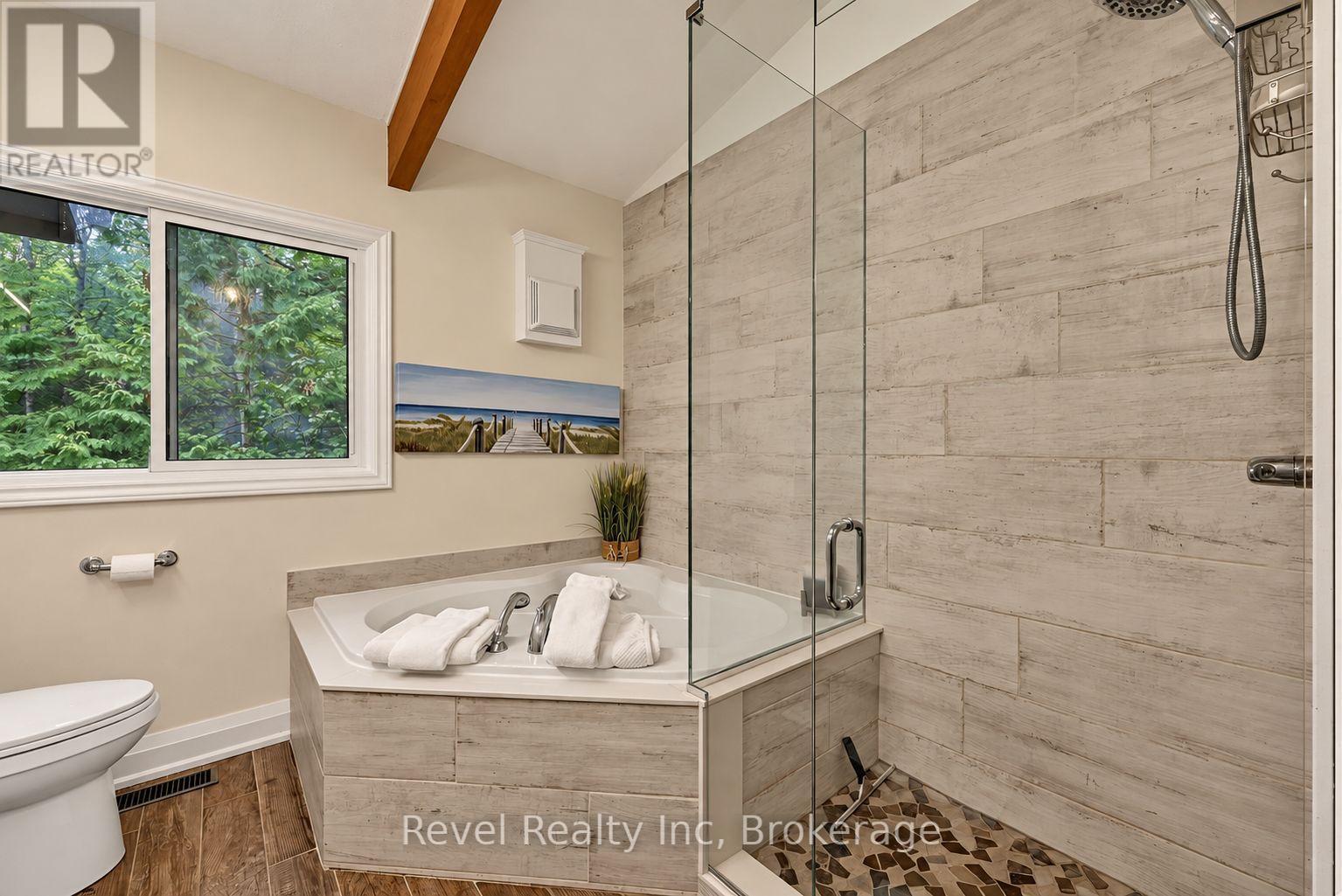 33 Greenwood Drive, Tiny, ON