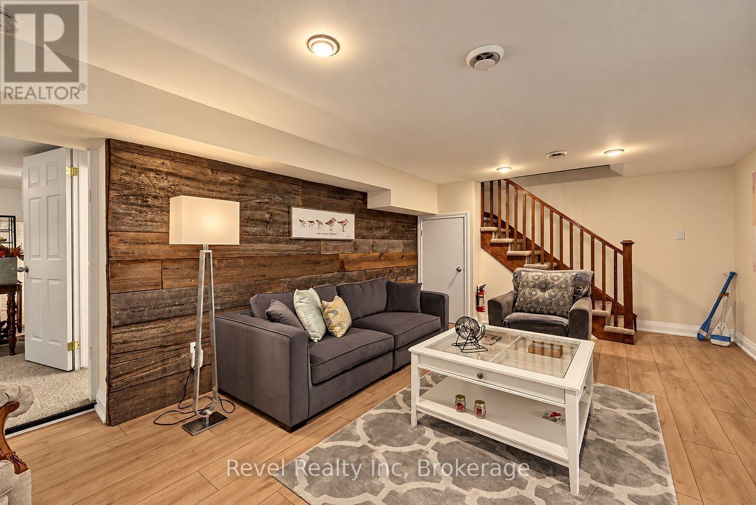 33 Greenwood Drive, Tiny, ON