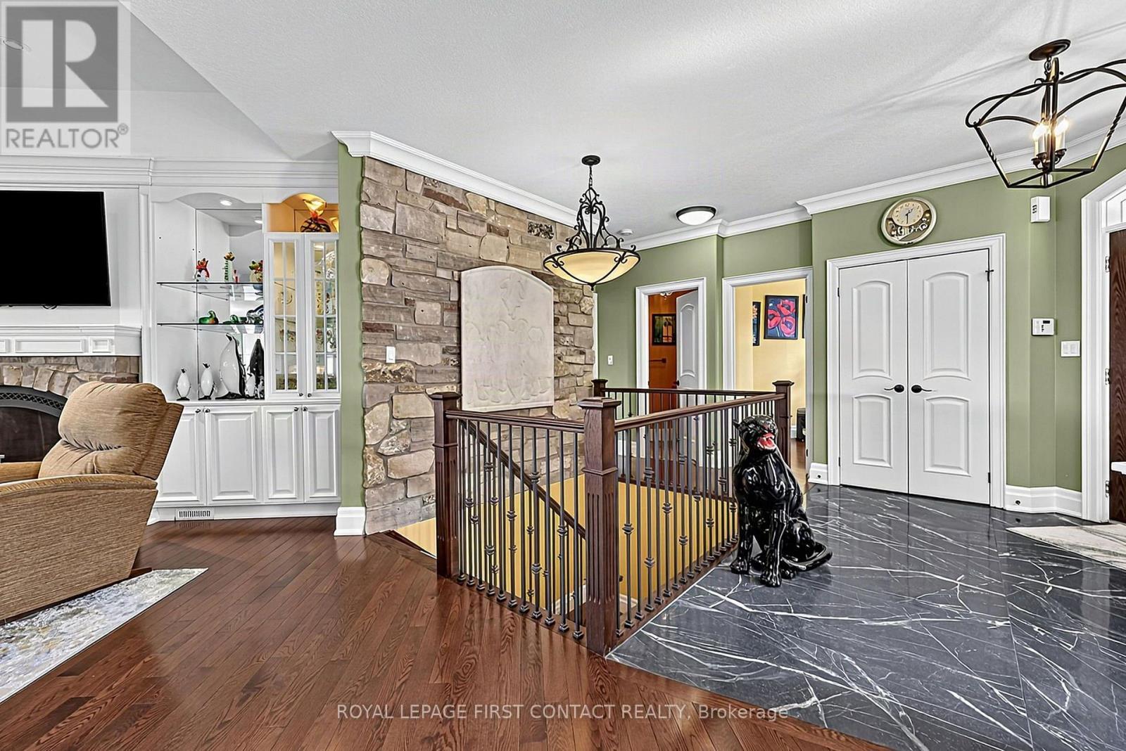35 Wendat Trail, Springwater, ON