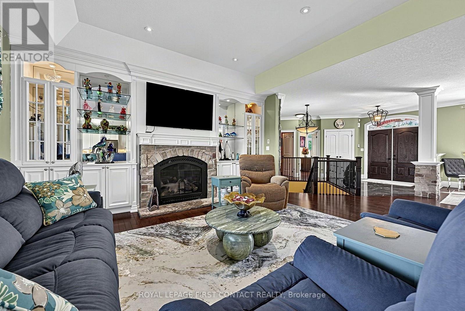 35 Wendat Trail, Springwater, ON