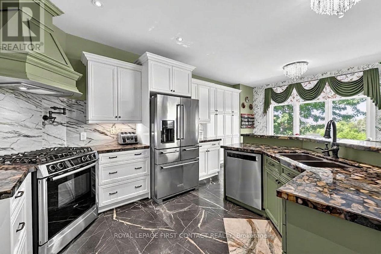 35 Wendat Trail, Springwater, ON