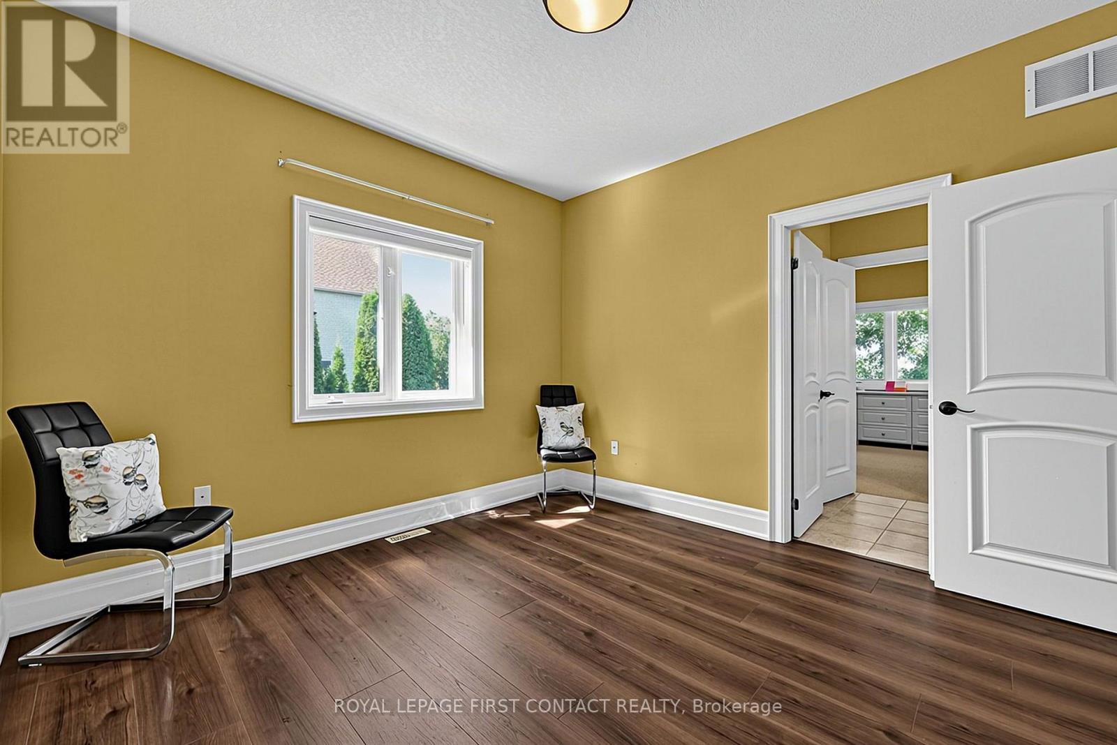 35 Wendat Trail, Springwater, ON