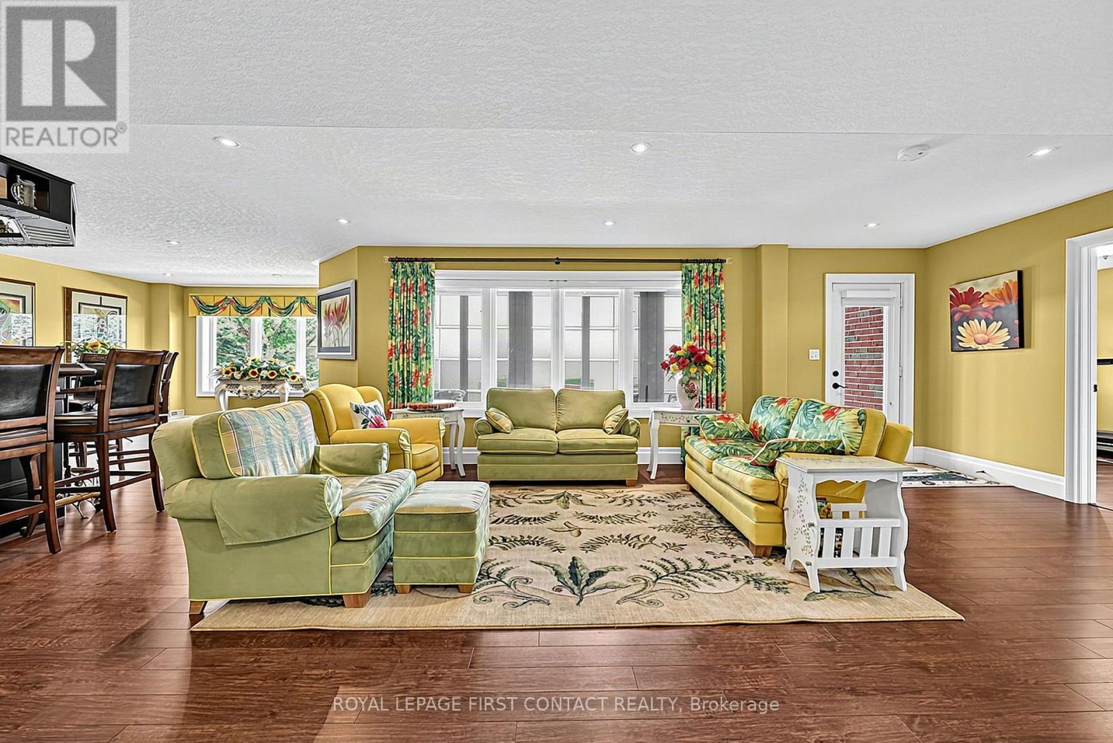 35 Wendat Trail, Springwater, ON