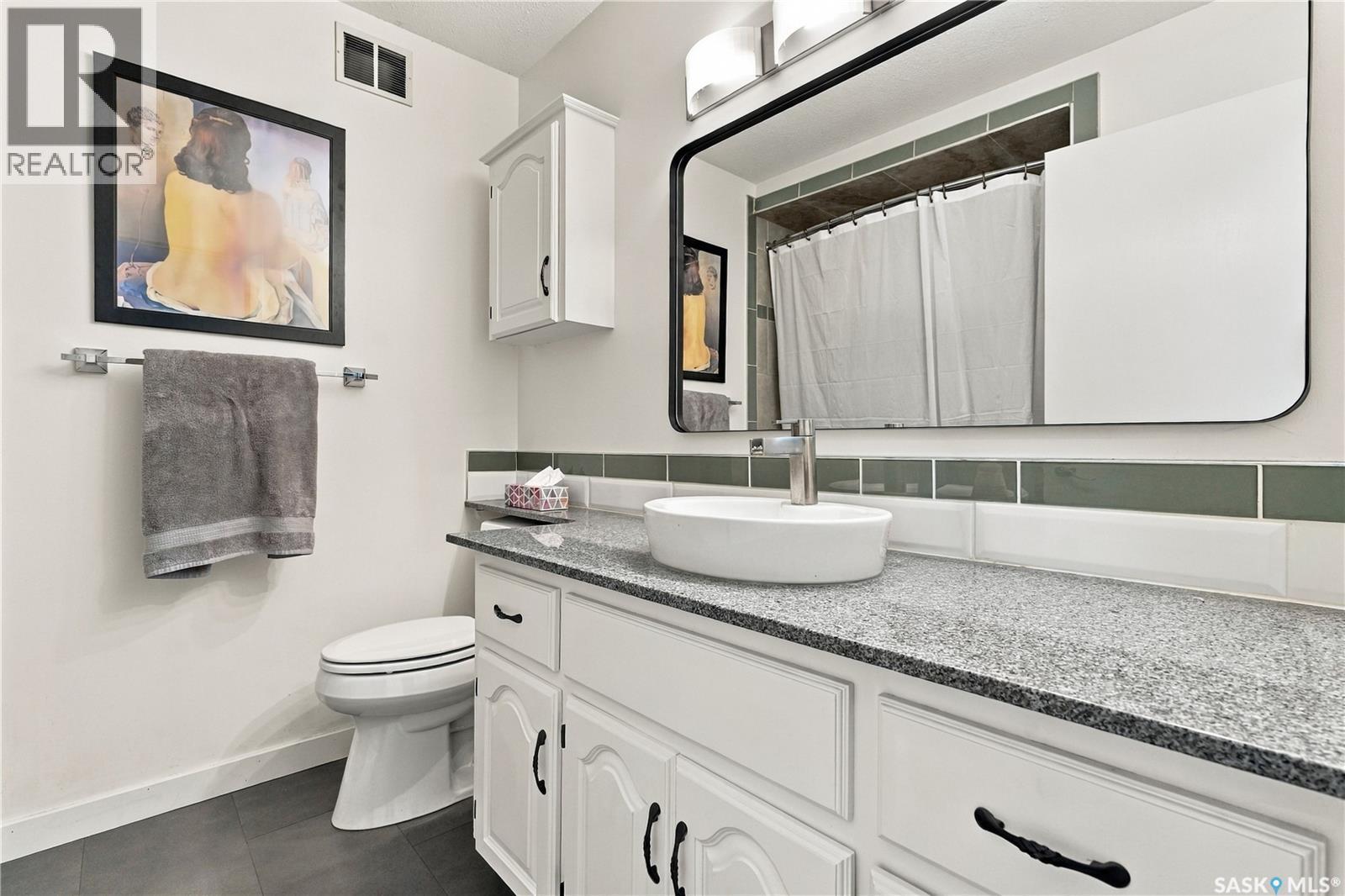 1716 Clive Bay E, Regina, SK