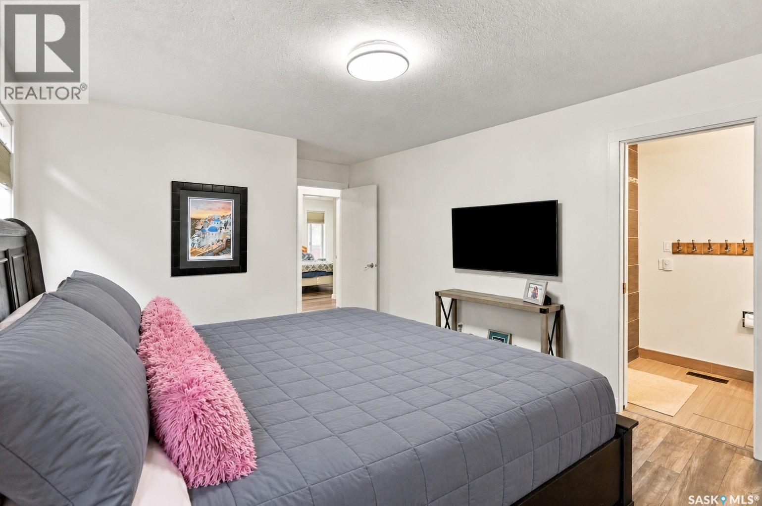 1716 Clive Bay E, Regina, SK
