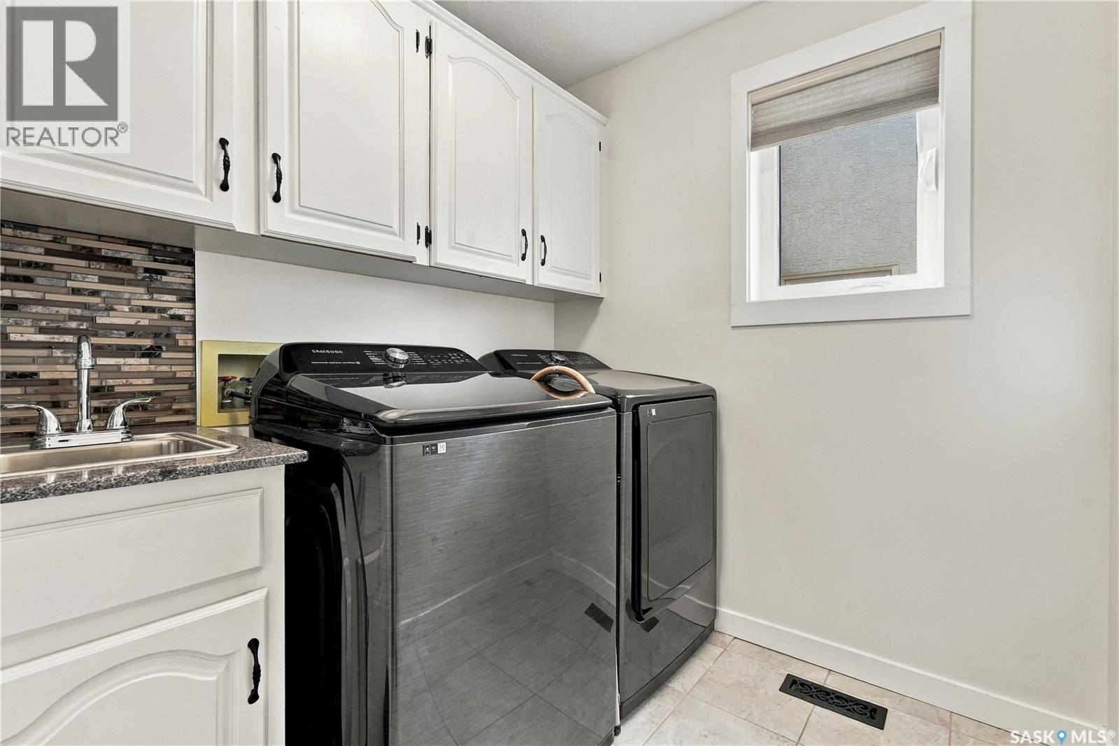1716 Clive Bay E, Regina, SK