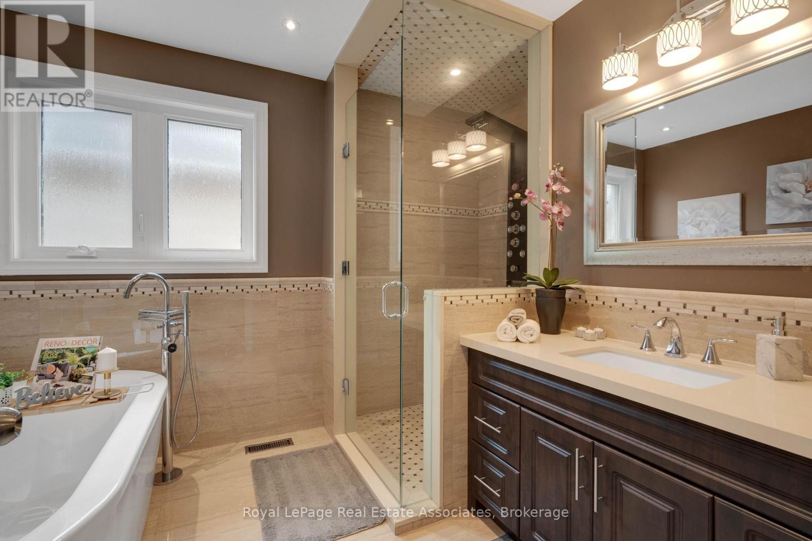 Primary En-Suite - 3840 Althorpe Circle, Mississauga, ON
