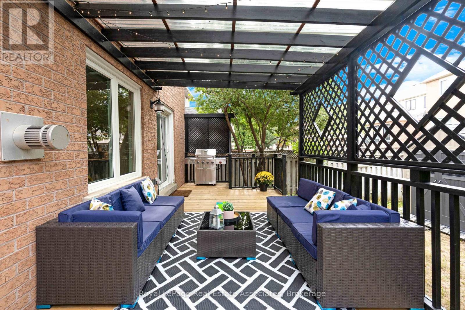 Backyard Deck - 3840 Althorpe Circle, Mississauga, ON