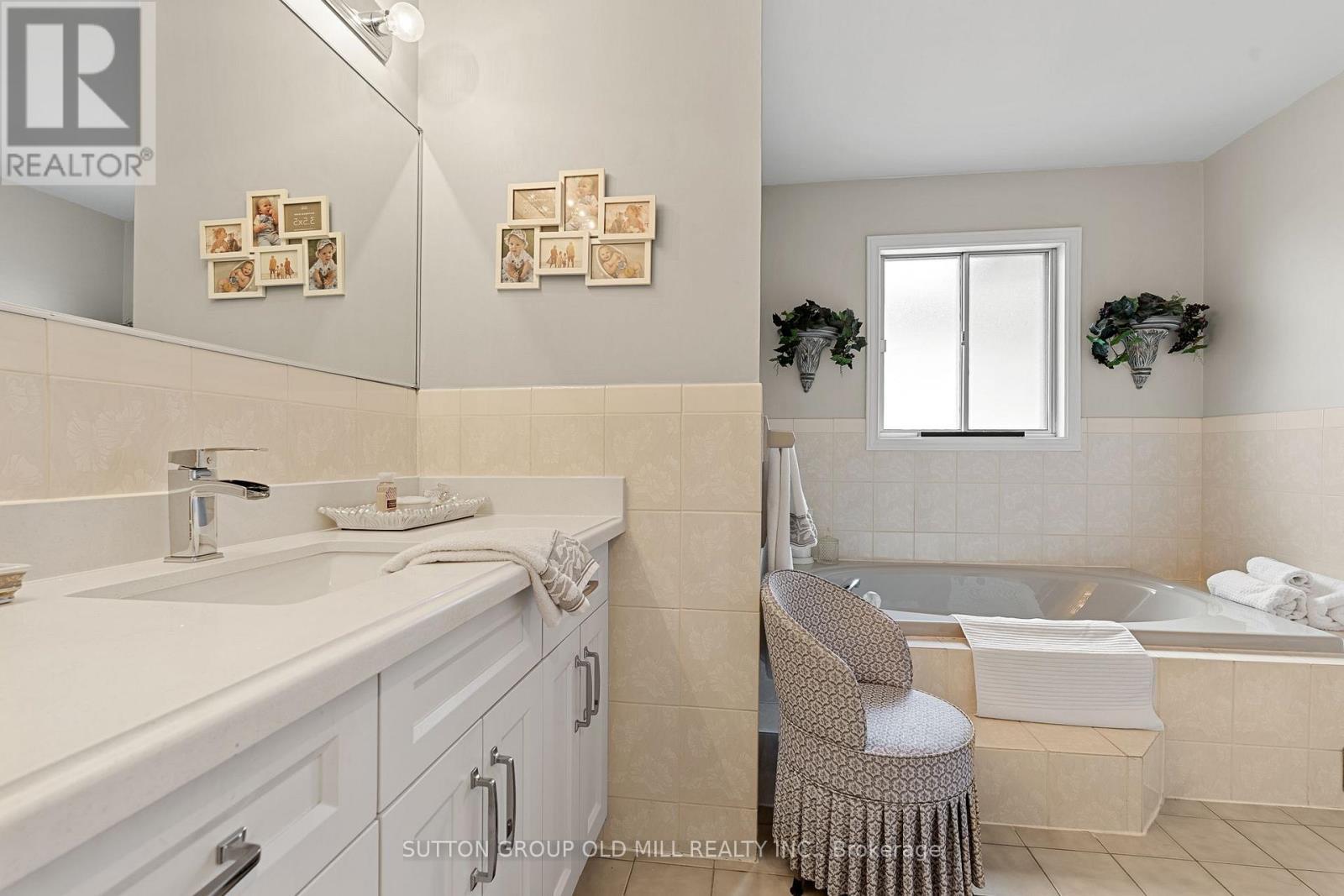 152 Glenn Hawthorne Boulevard, Mississauga, ON