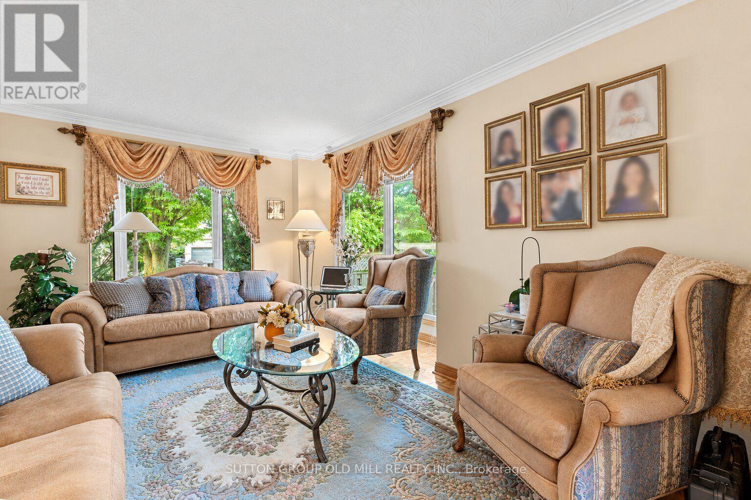 152 Glenn Hawthorne Boulevard, Mississauga, ON