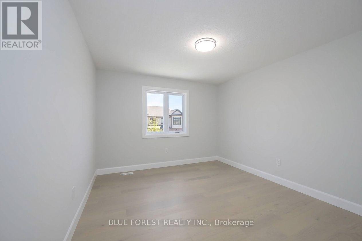 619 Lions Park Drive, Strathroy-Caradoc (Mount Brydges), ON
