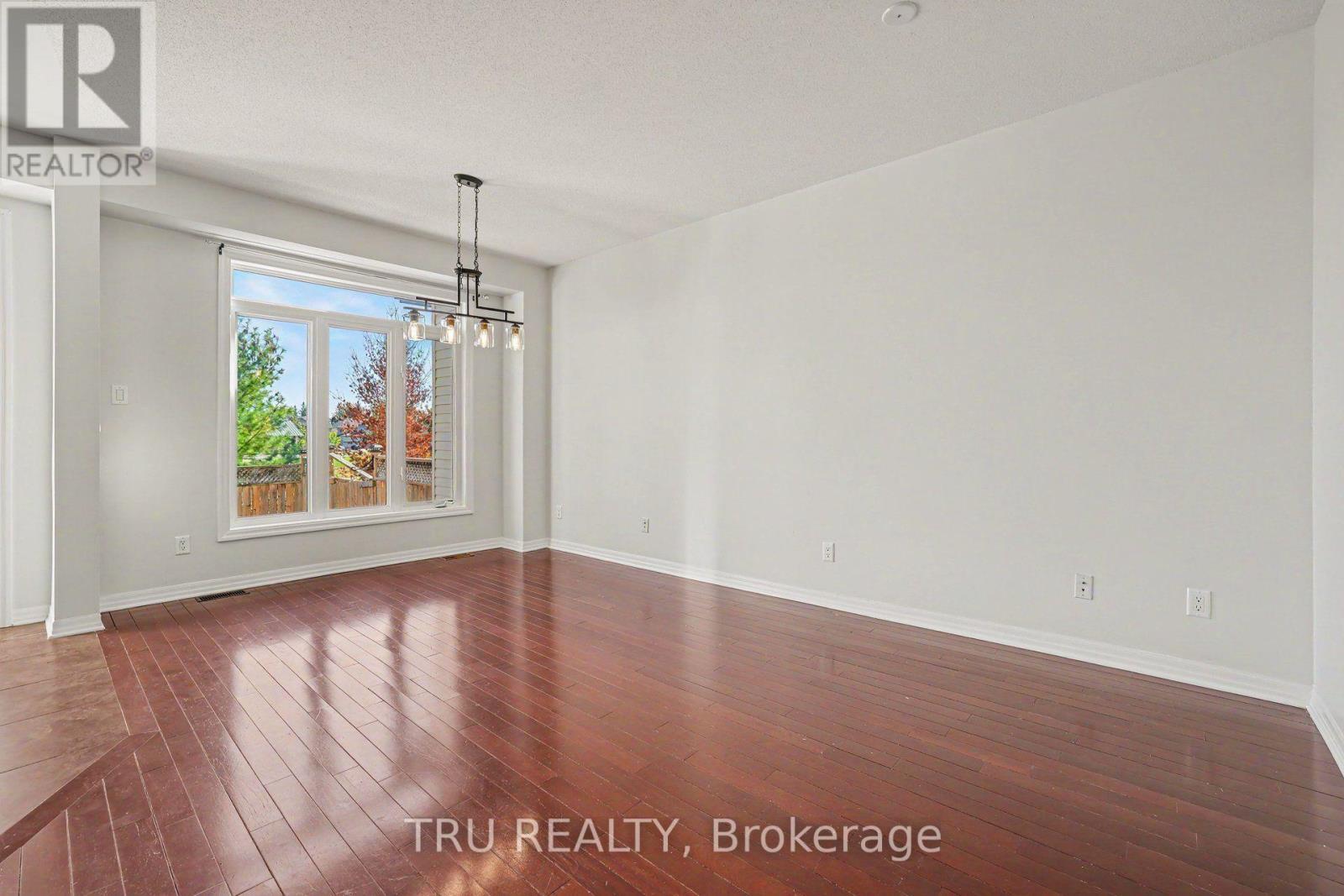 Living and Dining Room - 641 Sunburst Street, Ottawa, ON