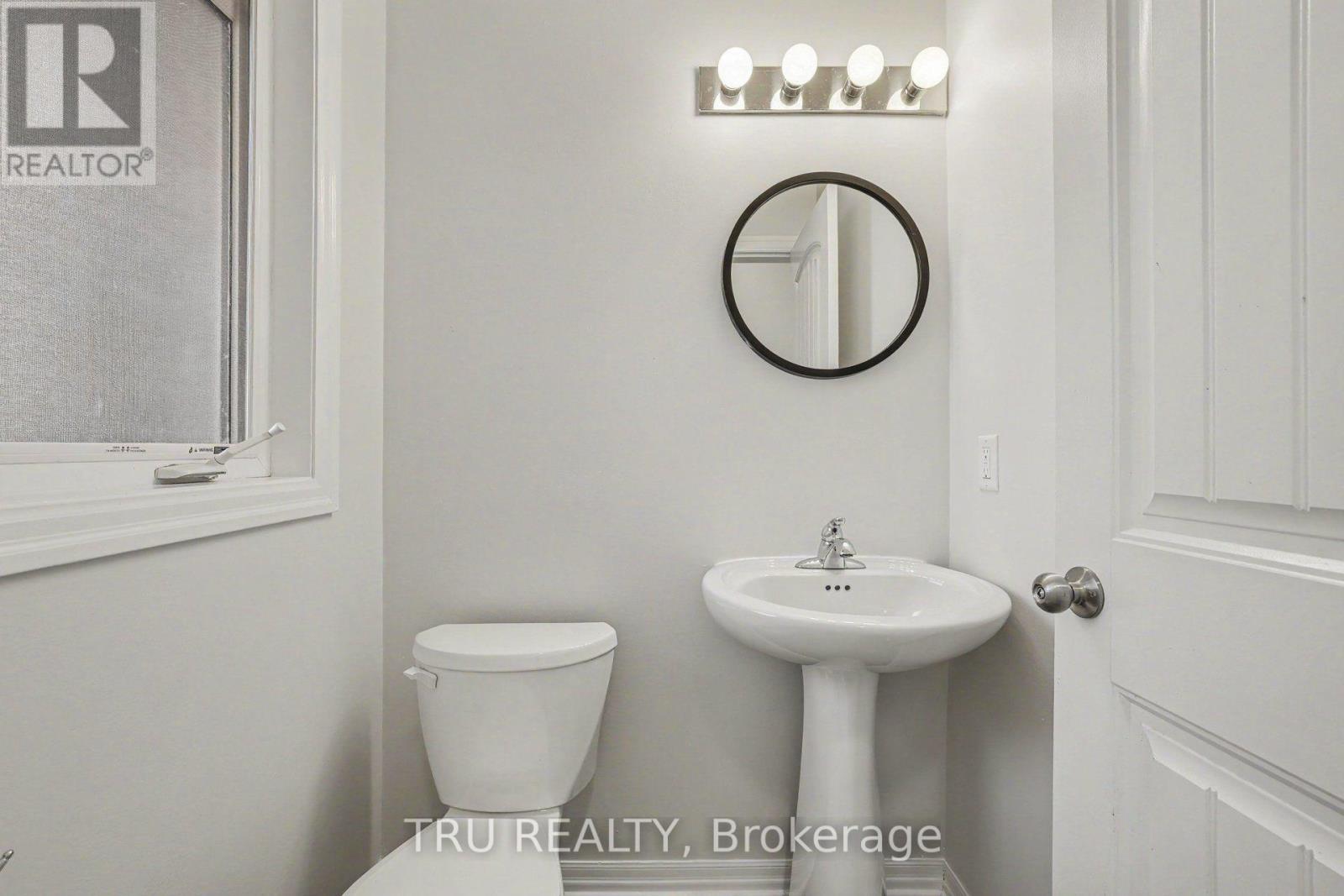 Powder Room - 641 Sunburst Street, Ottawa, ON