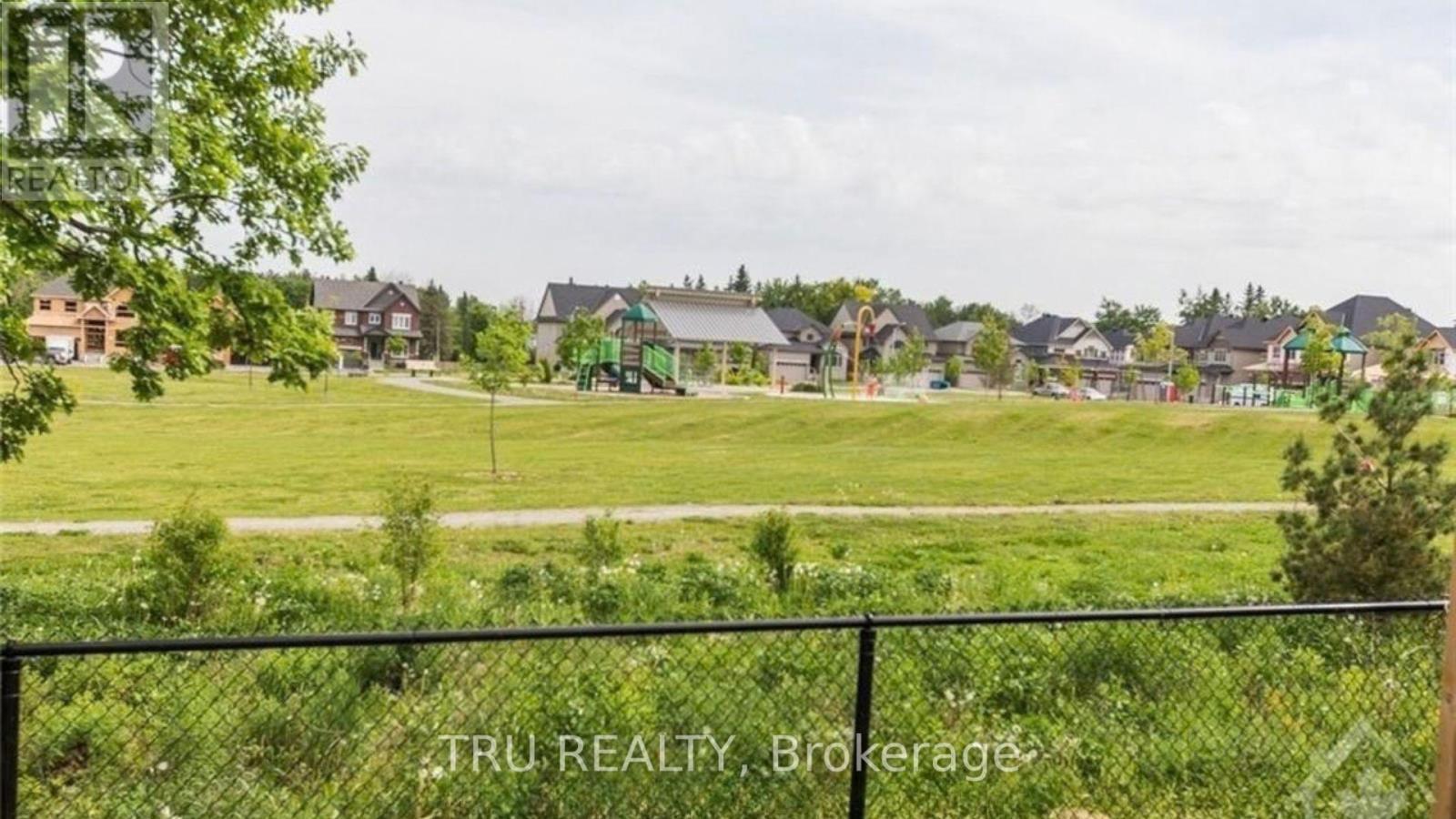 Littlerock Park at your back fence! - 641 Sunburst Street, Ottawa, ON