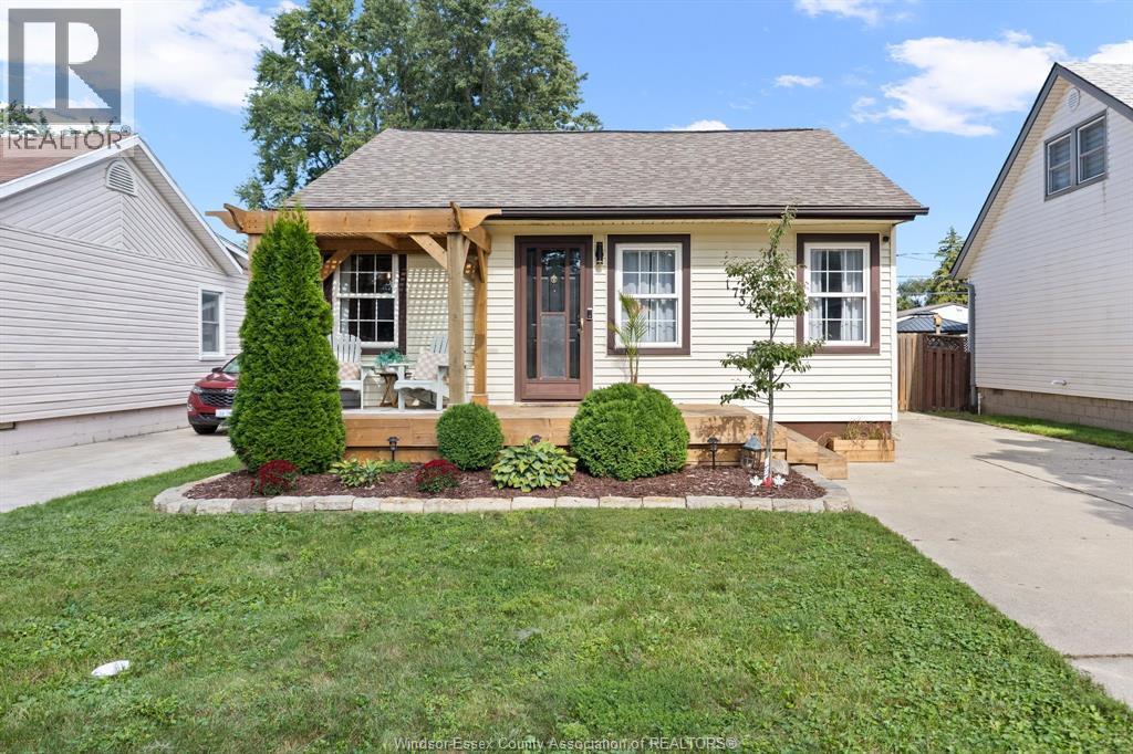 1734 Westcott, Windsor, ON