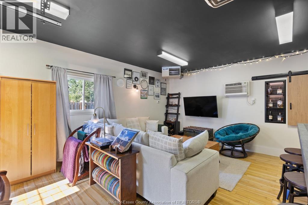 1734 Westcott, Windsor, ON