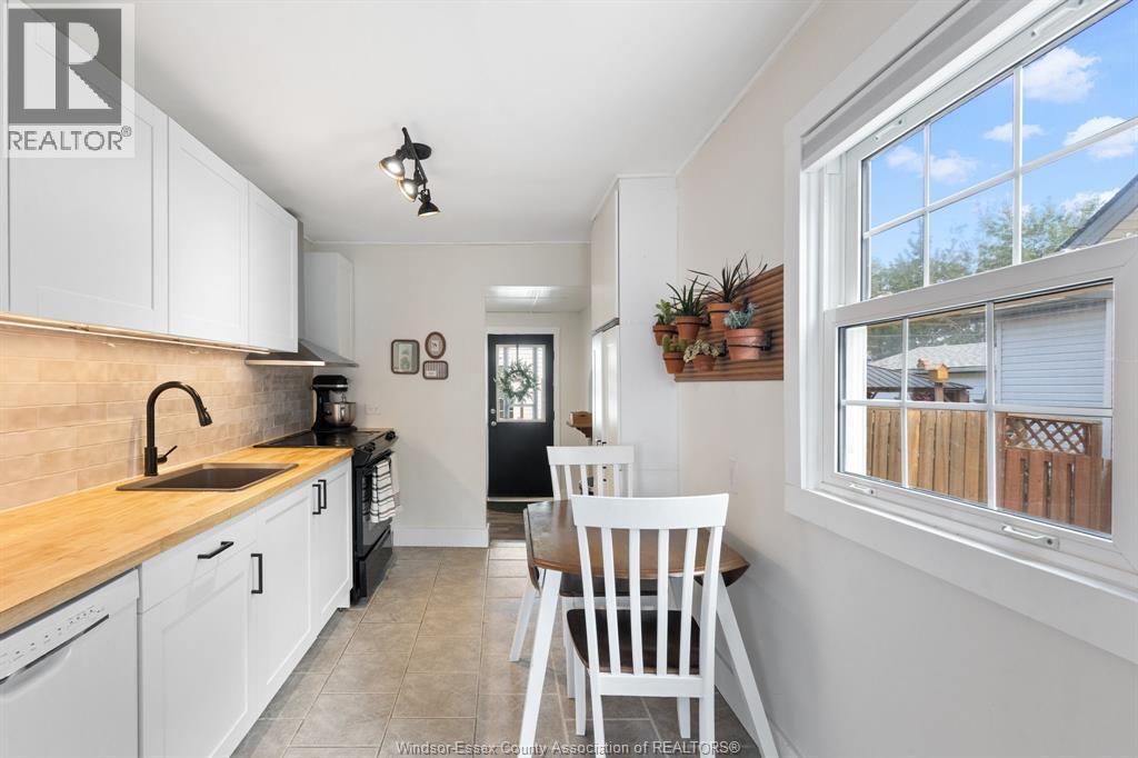 1734 Westcott, Windsor, ON