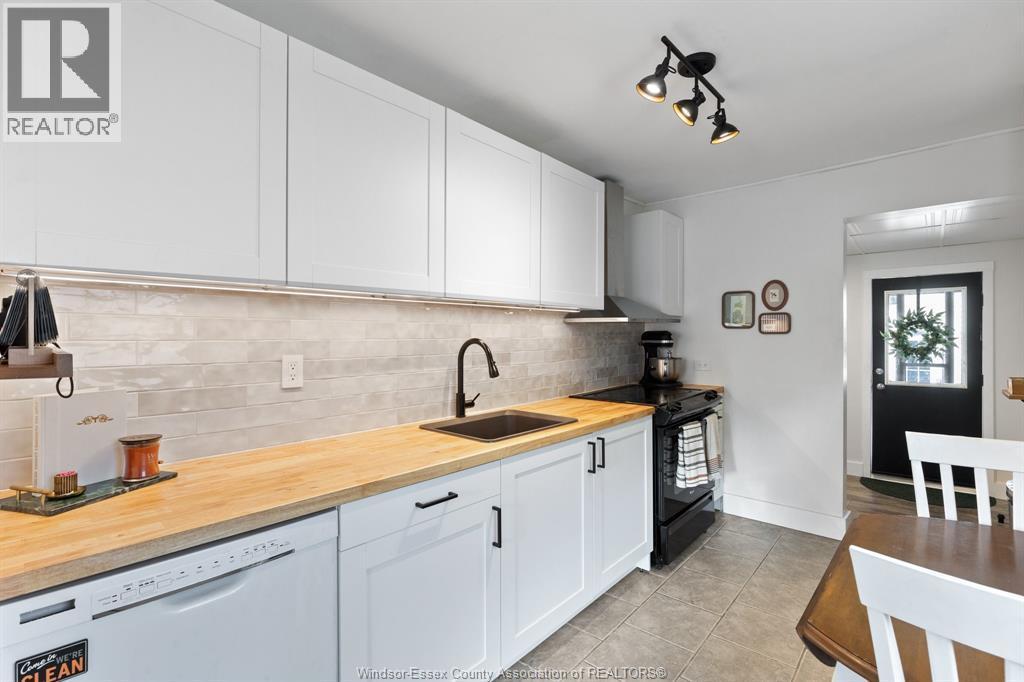 1734 Westcott, Windsor, ON