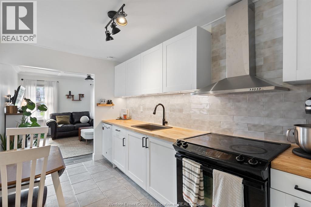 1734 Westcott, Windsor, ON