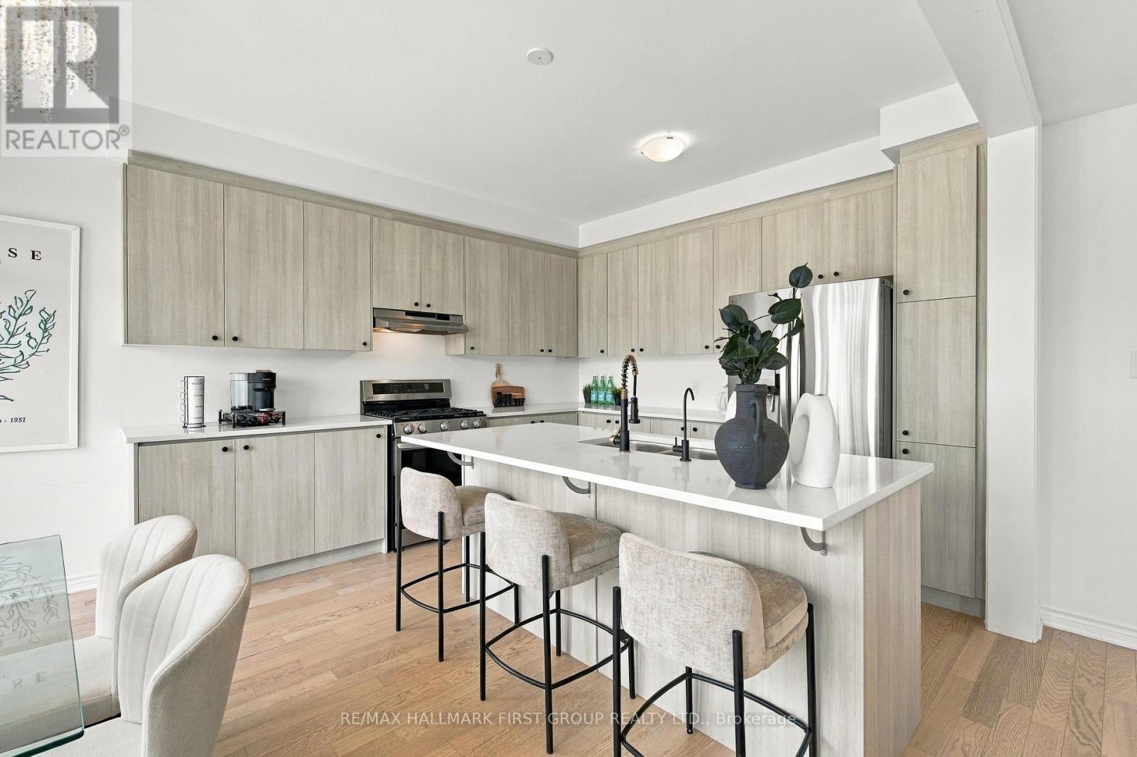 3302 Marchington Square, Pickering, ON