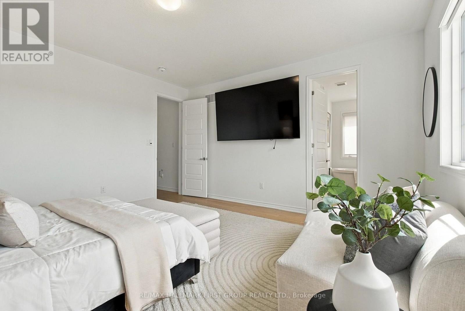 3302 Marchington Square, Pickering, ON