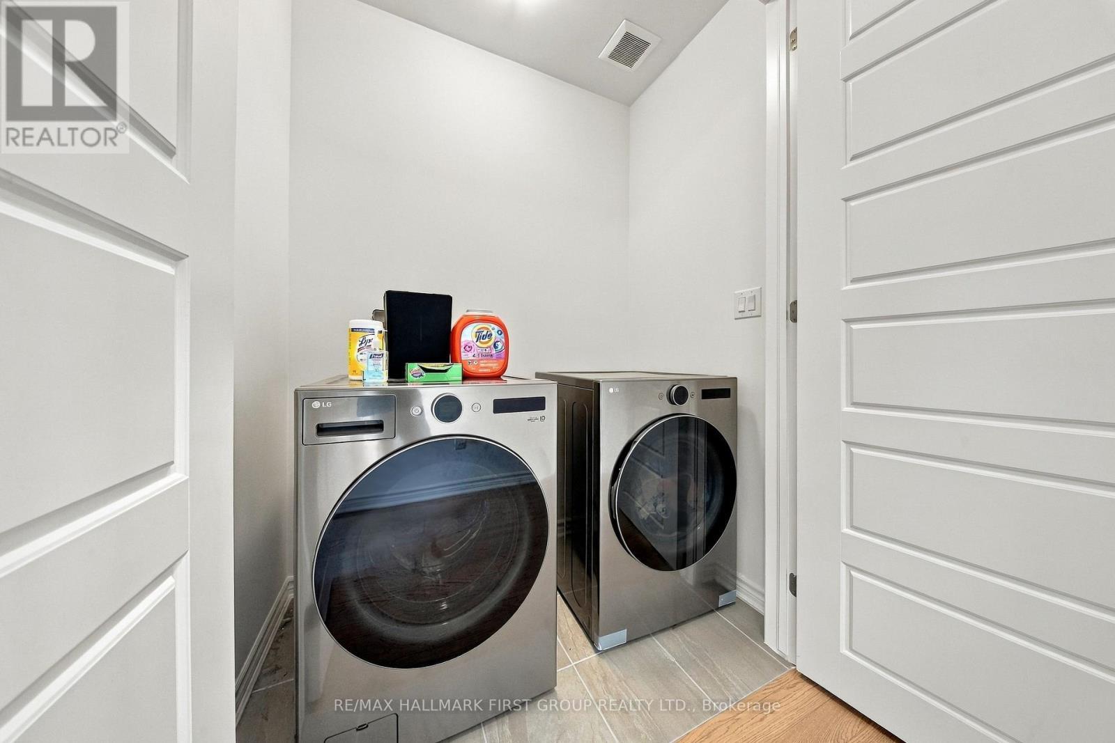 3302 Marchington Square, Pickering, ON