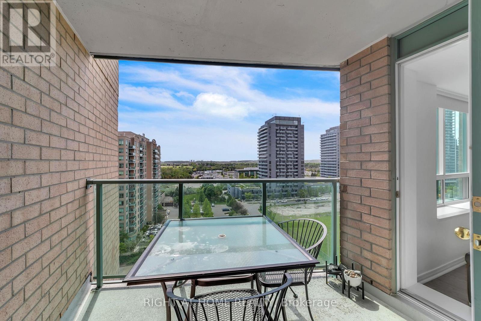1202 - 11 Oneida Crescent, Richmond Hill, ON