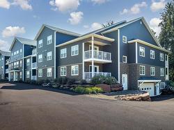 208 29 Stratford Road Stratford, PE C1B 1T4