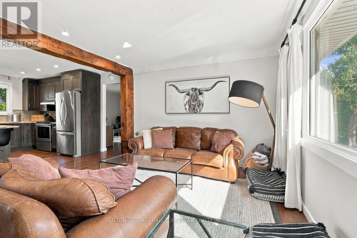 Living Room - 74399 Cardinal Court, Bluewater (Stanley), ON