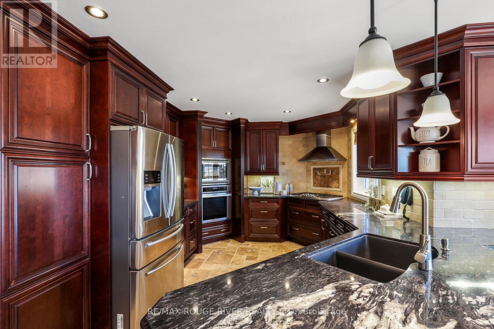 Built in appliances - 965 Ridge Valley Drive, Oshawa, ON
