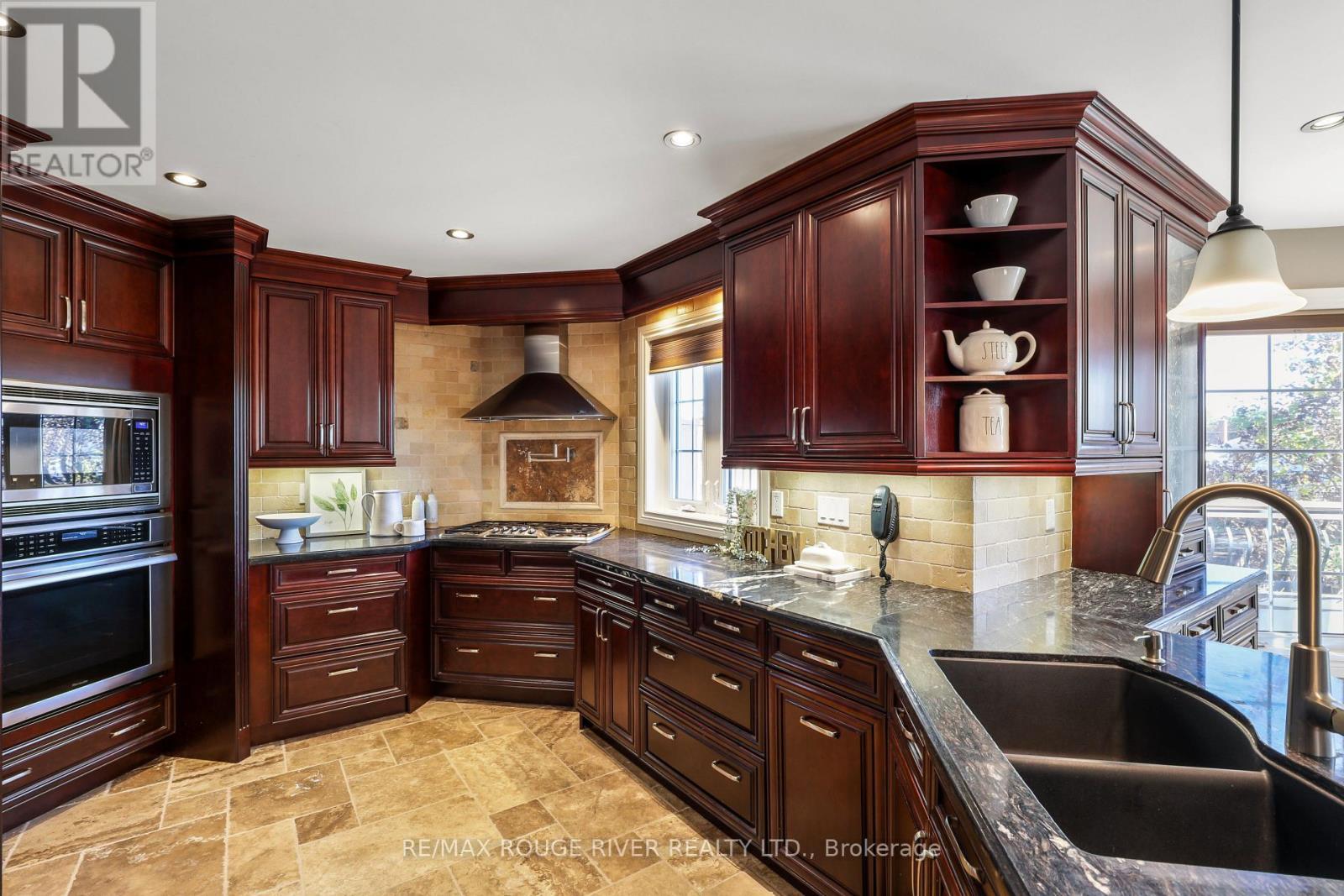 965 Ridge Valley Drive, Oshawa, ON