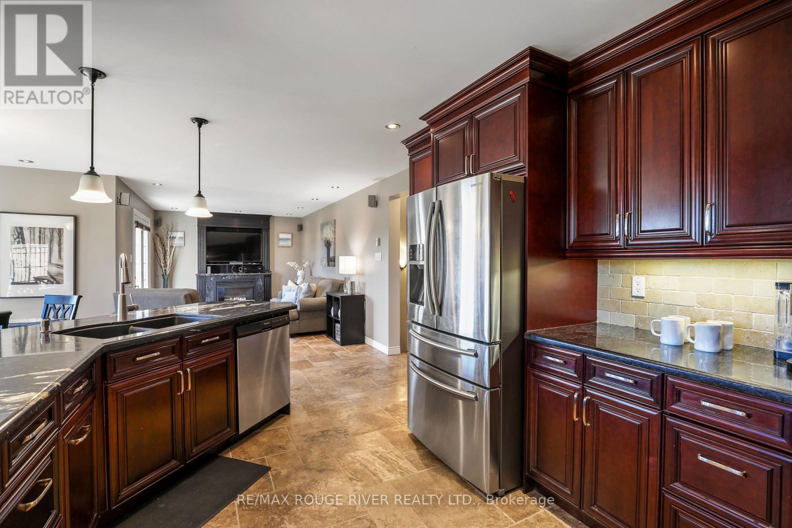 965 Ridge Valley Drive, Oshawa, ON