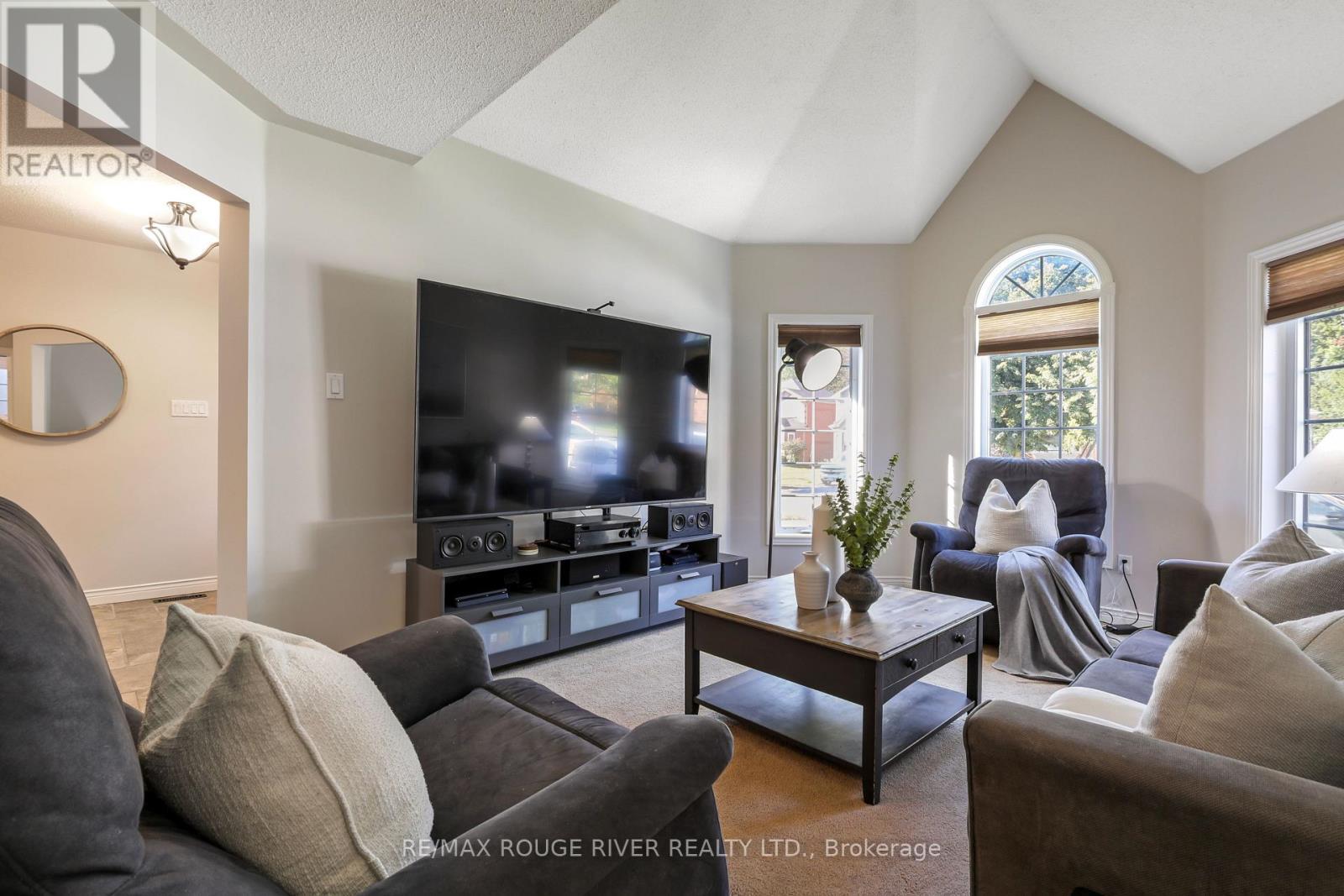 Living Room main floor - 965 Ridge Valley Drive, Oshawa, ON