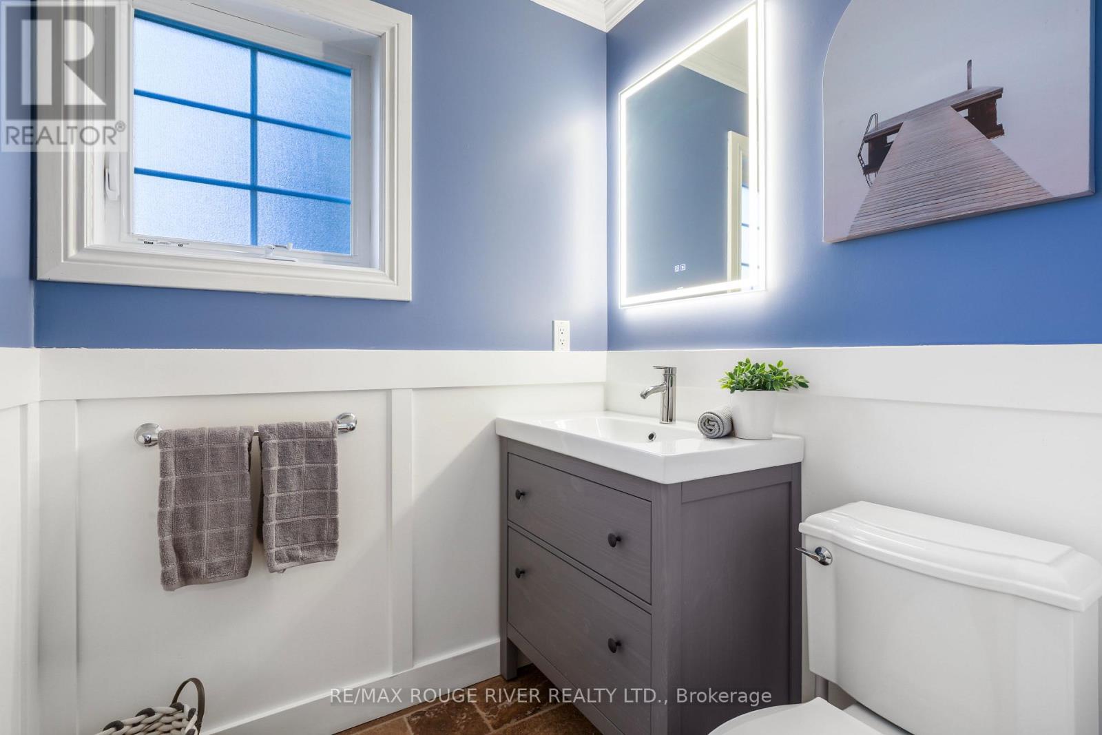 Main Floor Powder Room - 965 Ridge Valley Drive, Oshawa, ON