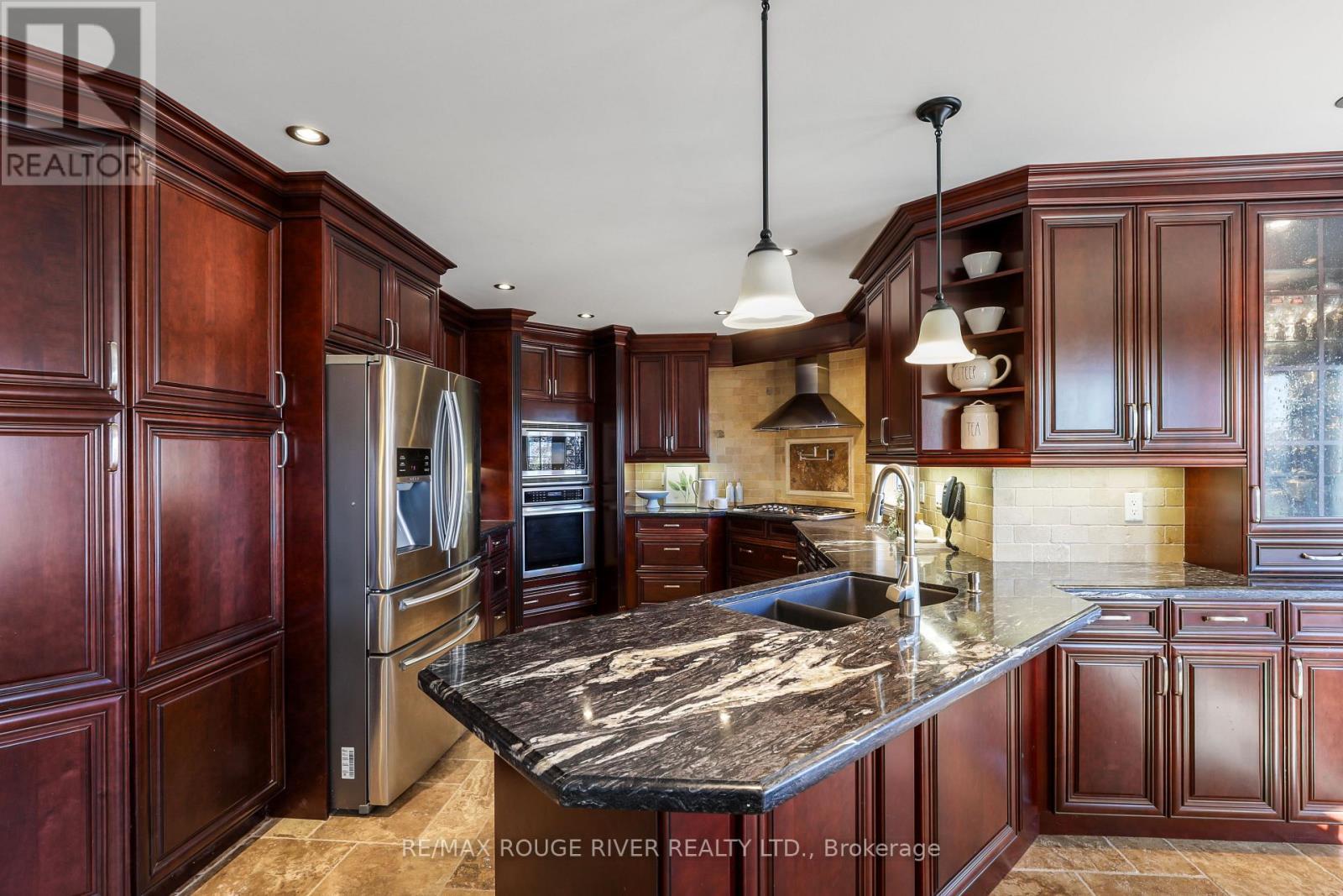 Granite Countertops - 965 Ridge Valley Drive, Oshawa, ON