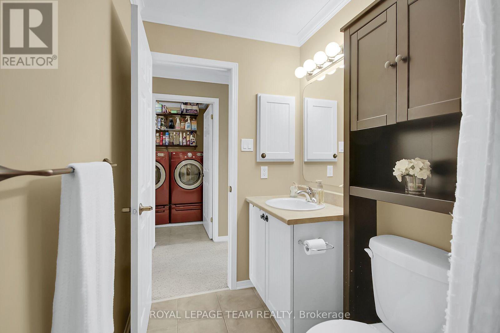 Main Bath - 2136 Bergamot Circle, Ottawa, ON