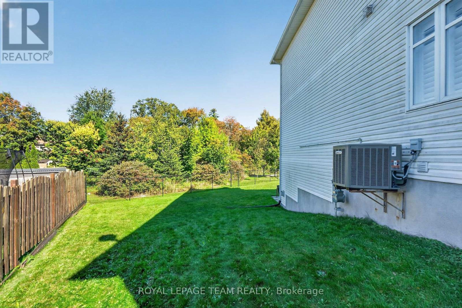 2136 Bergamot Circle, Ottawa, ON