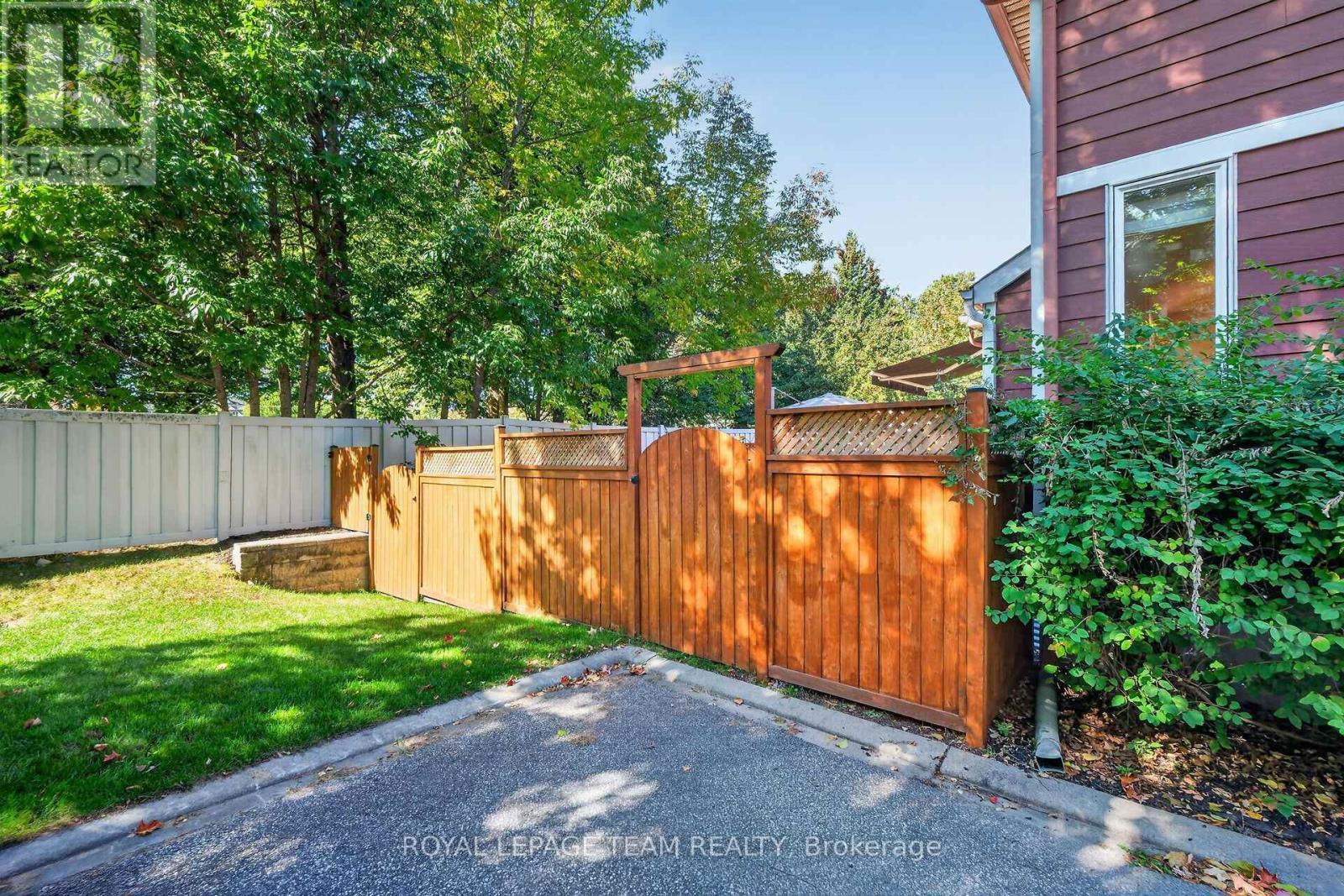 66 Evelyn Powers Private, Ottawa, ON