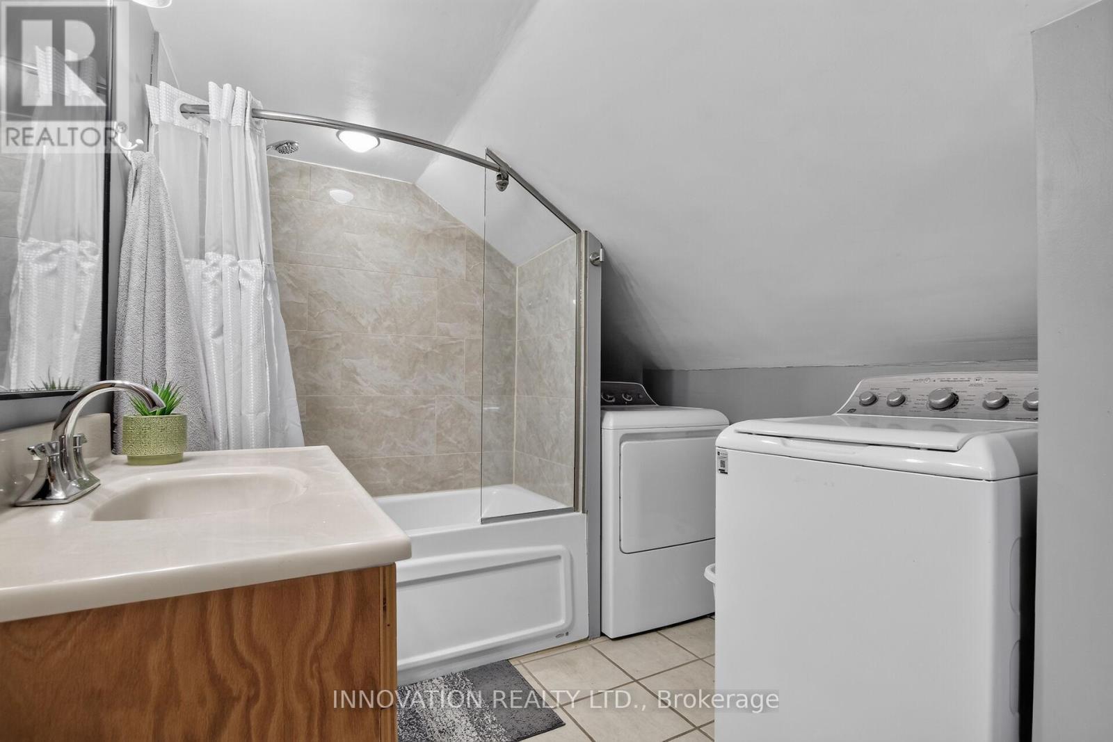 2nd floor bathroom/laundry - 120 Maitland Street, Beckwith, ON