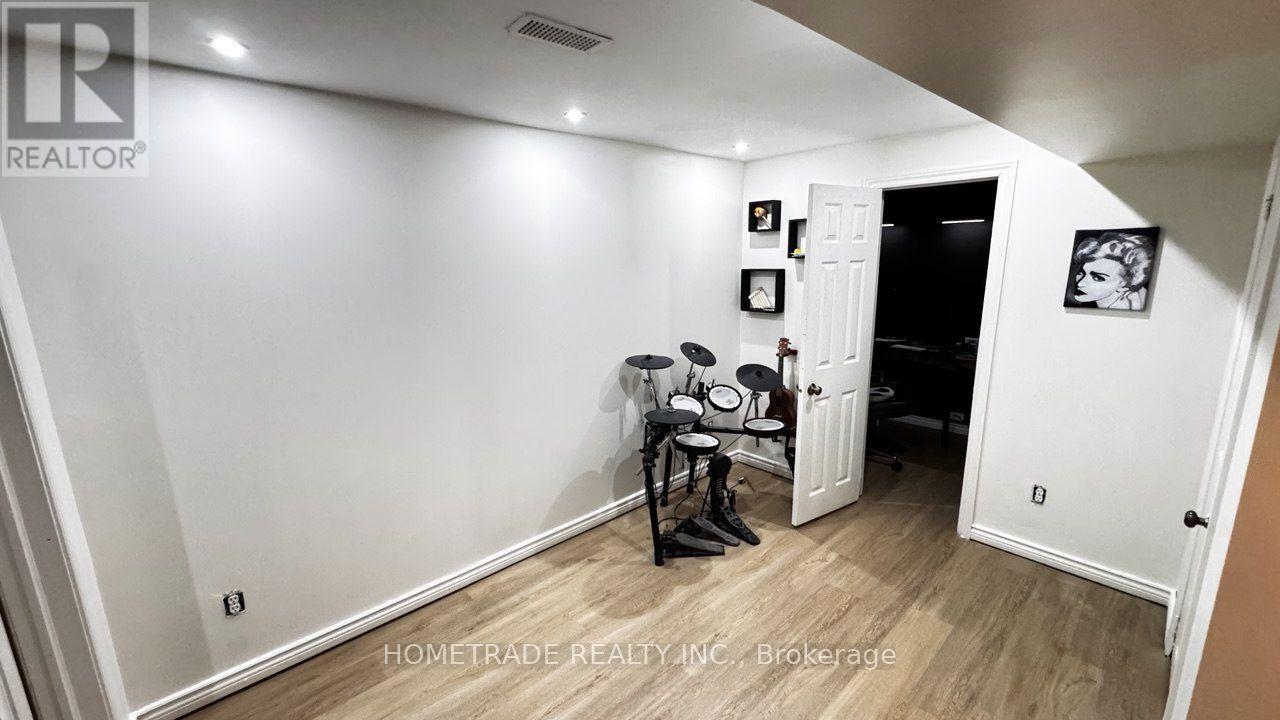 231 Denise Circle, Newmarket, ON