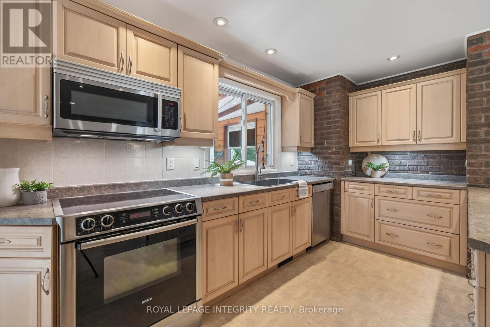 285 Fireside Drive, Ottawa, ON