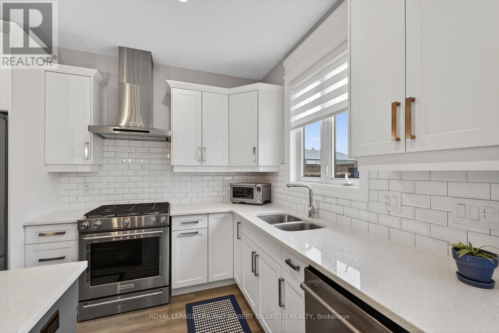 122 - 9861 Glendon Drive, Middlesex Centre (Komoka), ON
