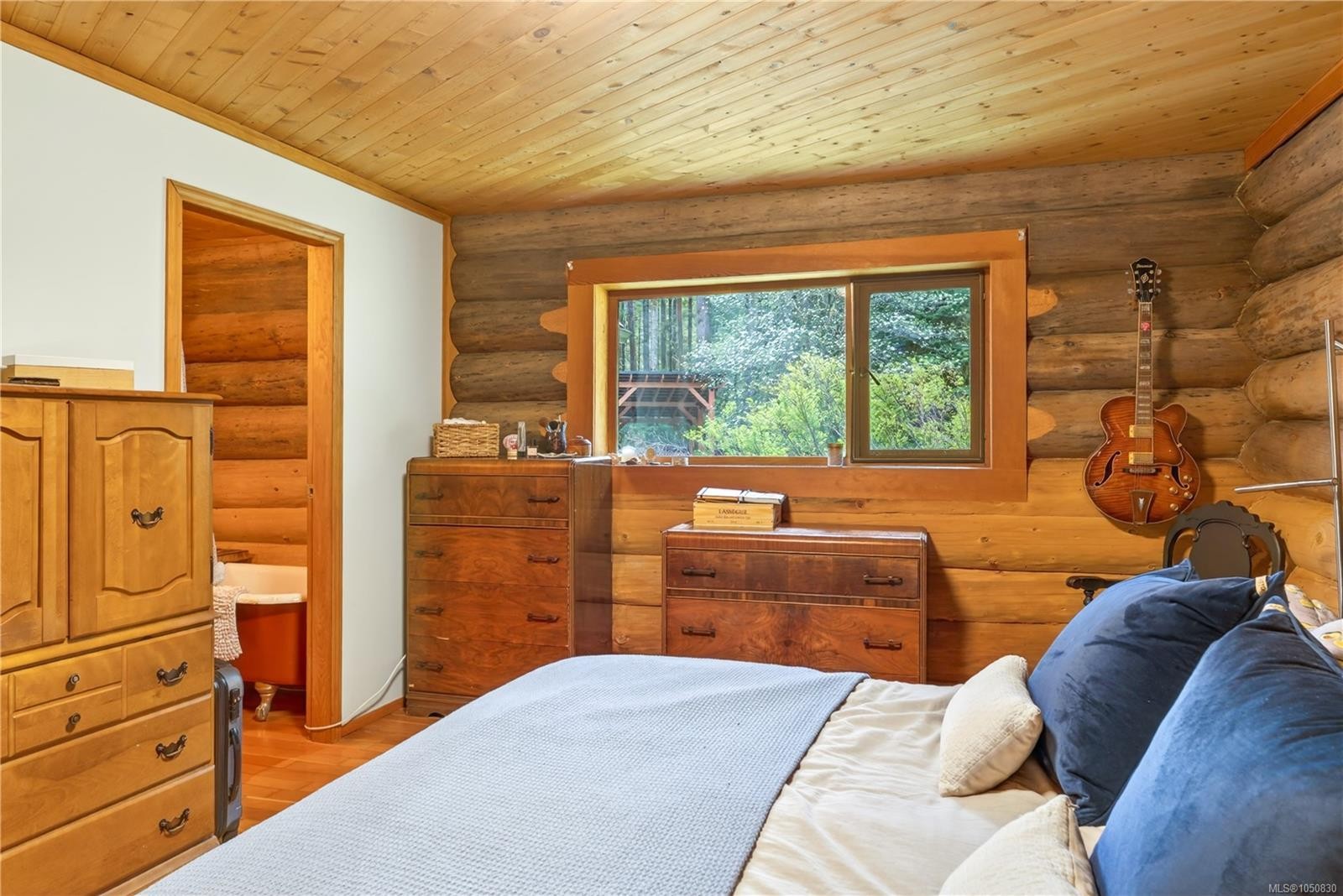 9025 Gilgan St, Honeymoon Bay, BC