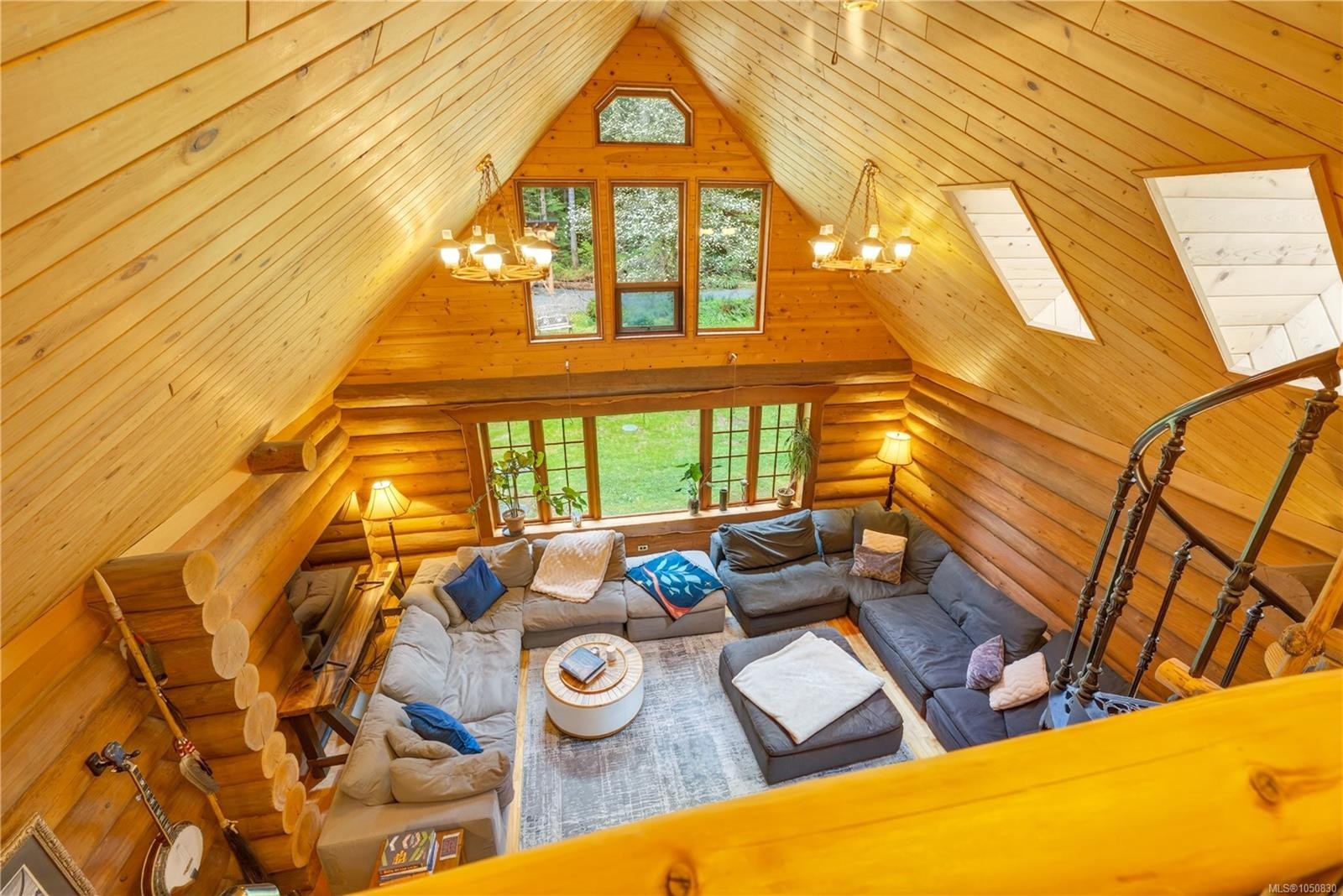 9025 Gilgan St, Honeymoon Bay, BC