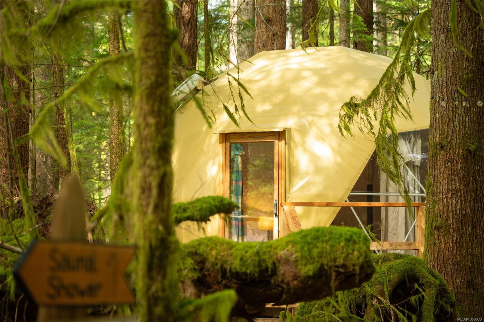 9025 Gilgan St, Honeymoon Bay, BC