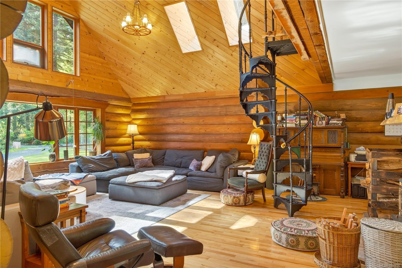 9025 Gilgan St, Honeymoon Bay, BC