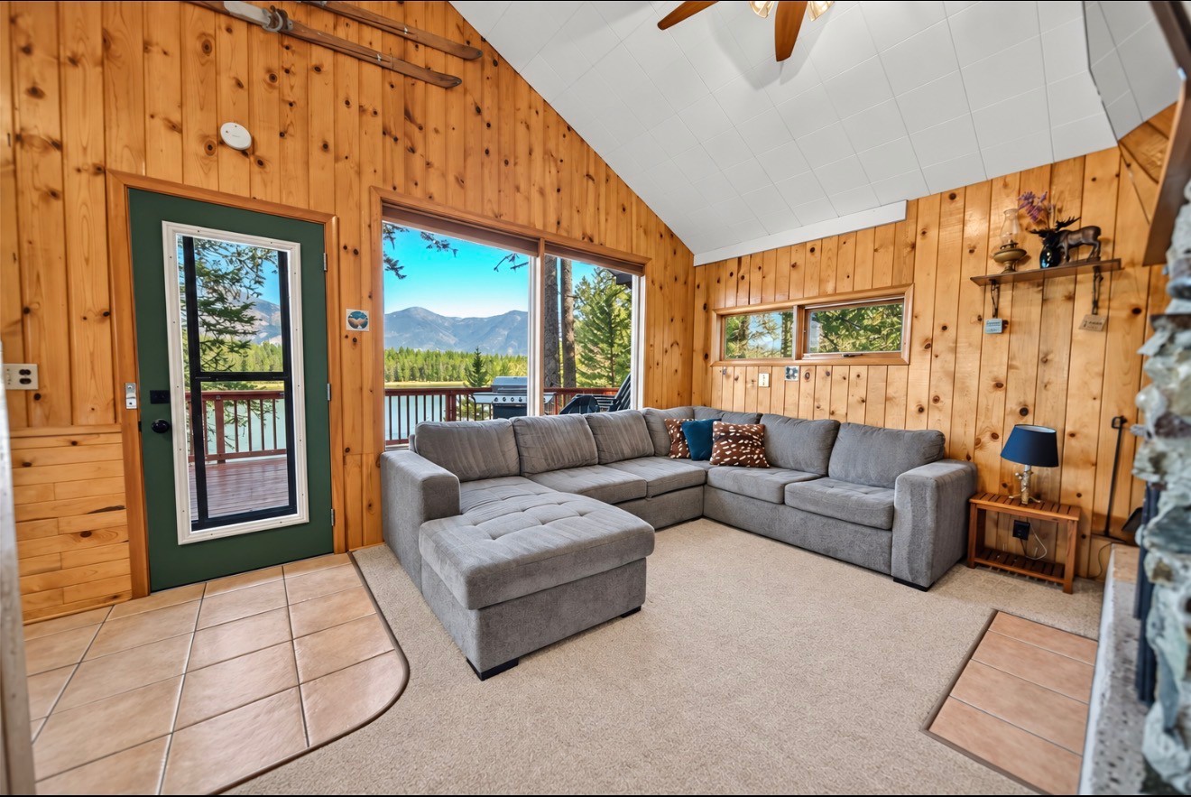 1249 Tie Lake Shore Road, Jaffray, BC