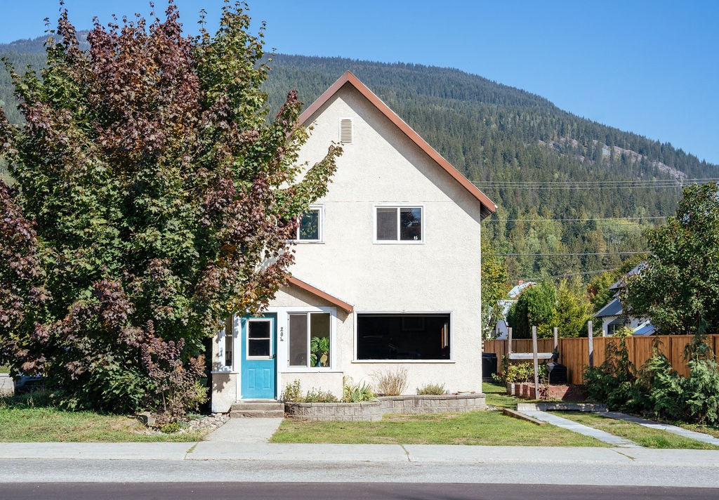 204 Third Street, Revelstoke, BC