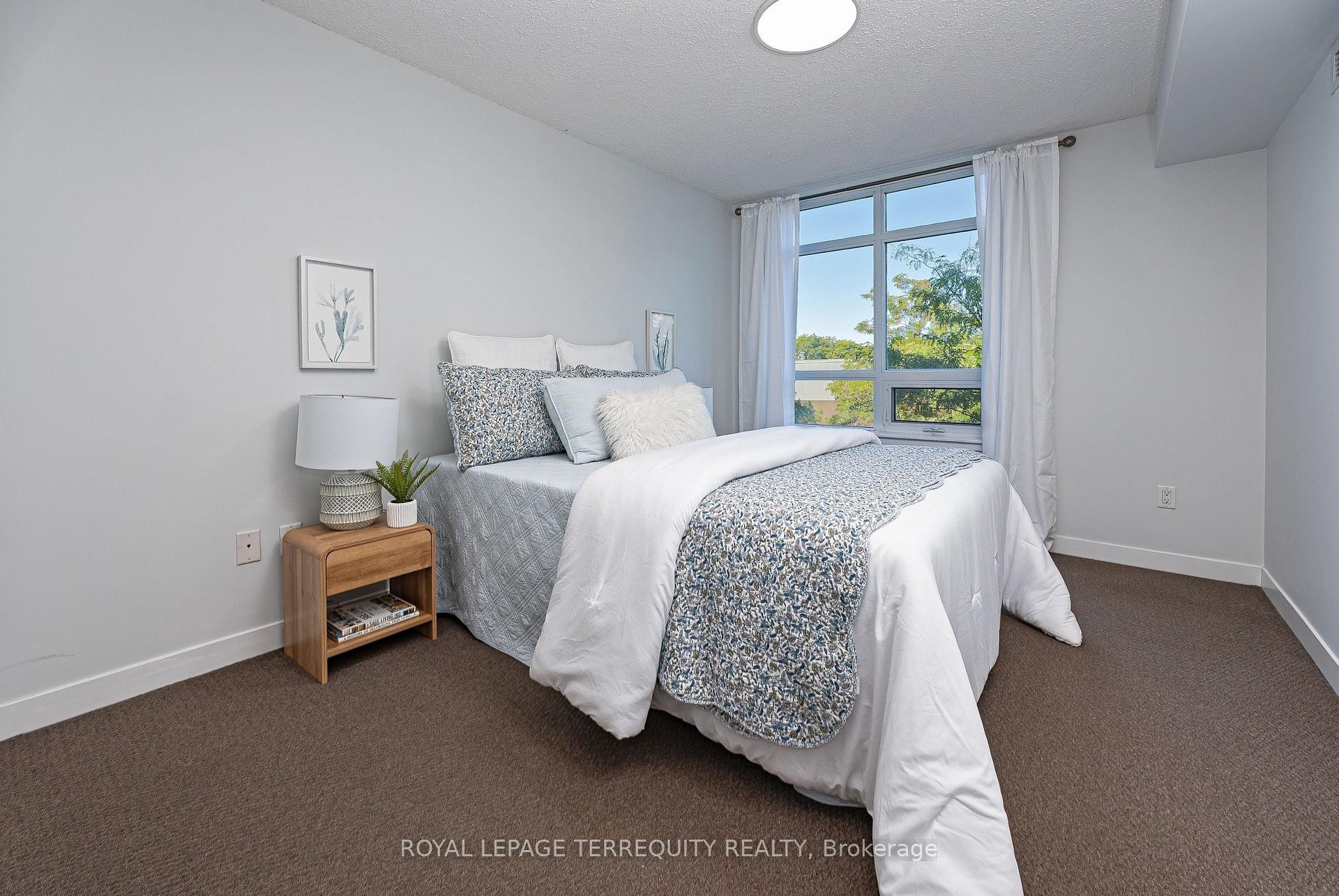 320-816 Lansdowne Avenue, Toronto, ON
