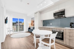 212-863 St. Clair Avenue WToronto, ON M6C 0B2